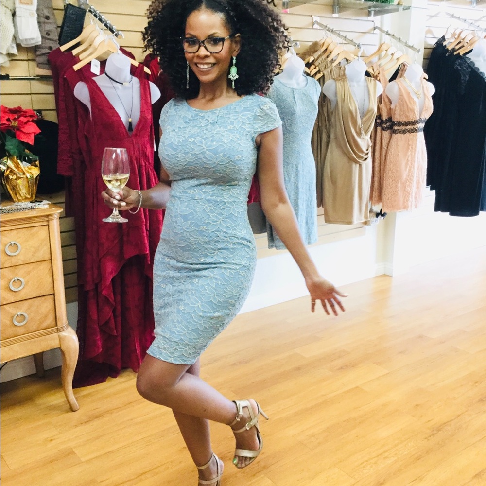 Dress - Picture 6 of 8